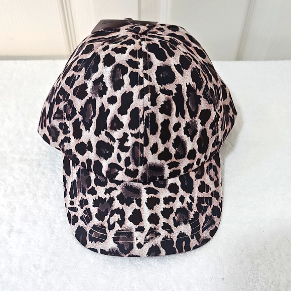 NWT Leopard Print Adjustable  Baseball Cap One Size - Picture 1 of 8